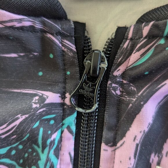Adidas Originals Track Jacket in Black/Lilac/Seafoam Print 2-3T - Picture 3 of 5